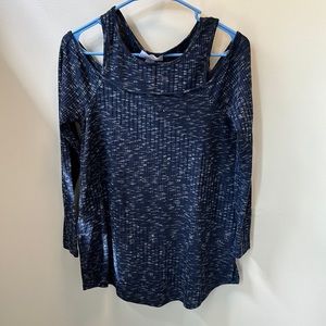 Motherhood Maternity women’s top size medium